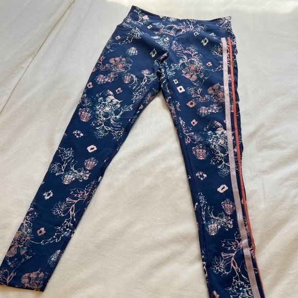 Free People Movement Set! BOTH PIECES! Size S each - Picture 4 of 4